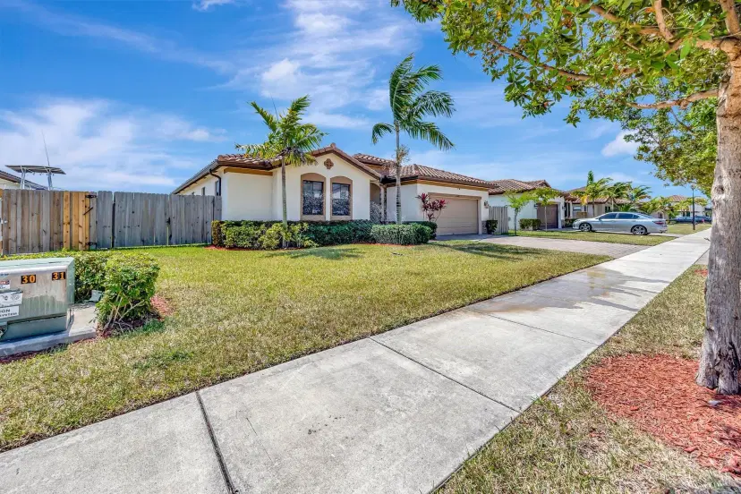 Picture of 2574 SE 2Nd St, Homestead FL 33033