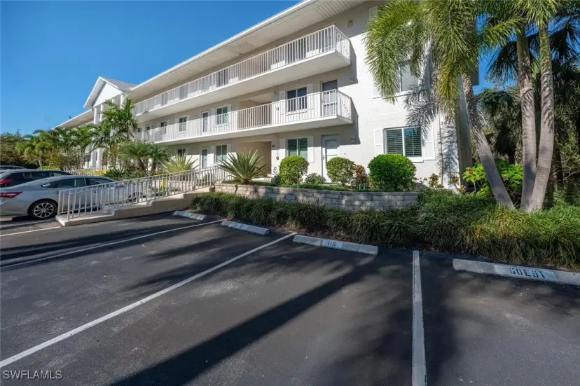Picture of 3021 Sandpiper Bay Cir E206, Naples FL 34112