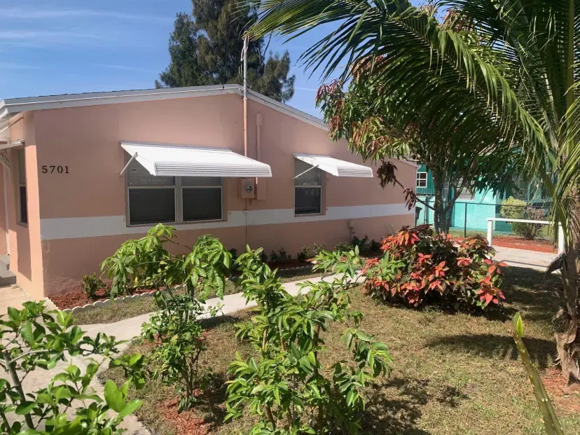 Picture of 5701 Pinewood Ave, West Palm Beach FL 33407