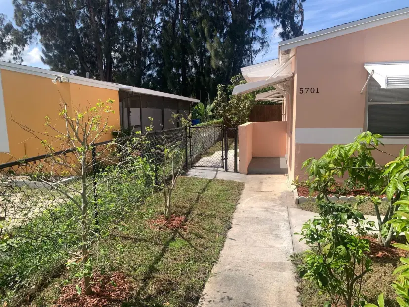 Picture of 5701 Pinewood Ave, West Palm Beach FL 33407