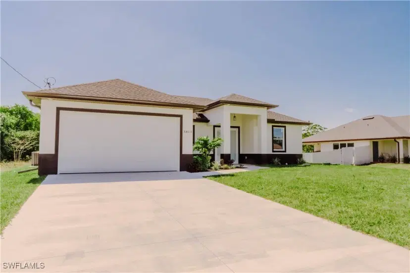 Picture of 3813 2Nd St Sw, Lehigh Acres FL 33976