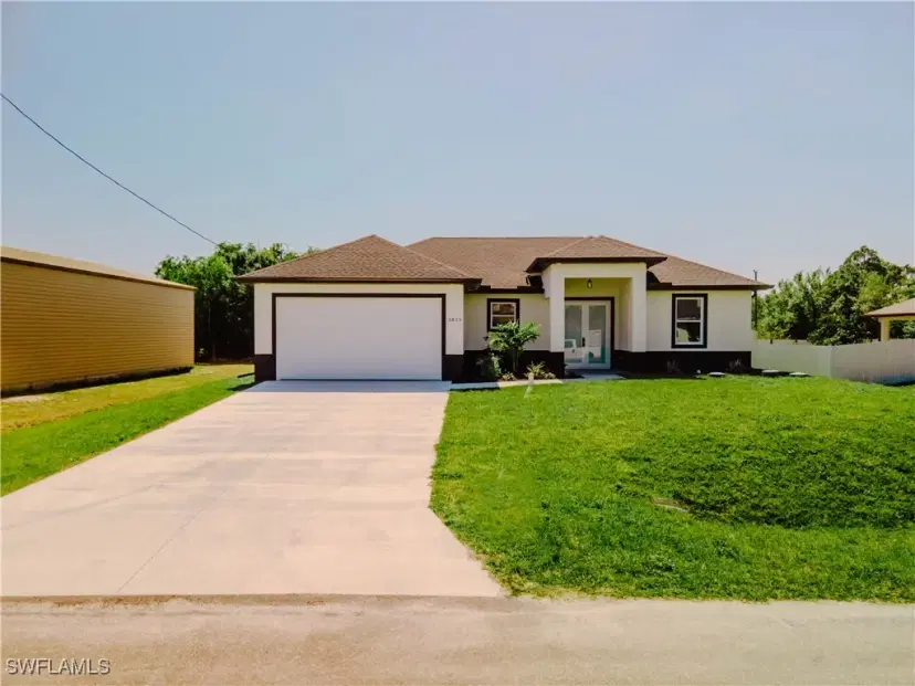 Picture of 3813 2Nd St Sw, Lehigh Acres FL 33976