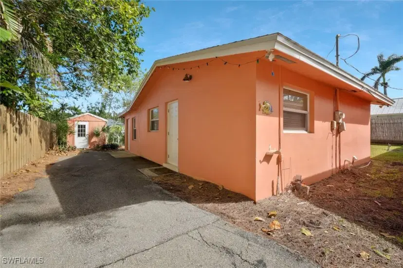 Picture of 1547 Bembury Dr, Naples FL 34102