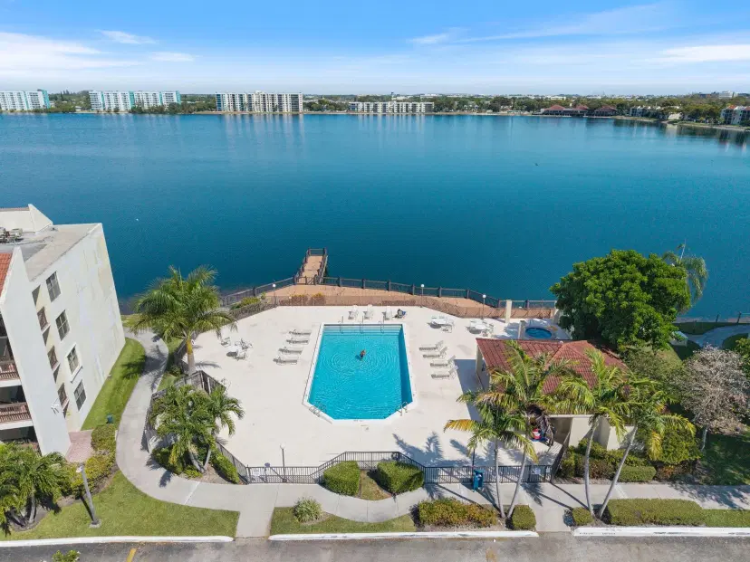 Picture of 114 Lake Emerald Dr 403, Oakland Park FL 33309