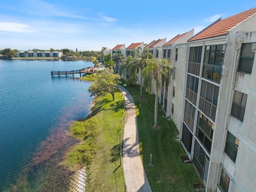 Picture of 114 Lake Emerald Dr 403, Oakland Park FL 33309