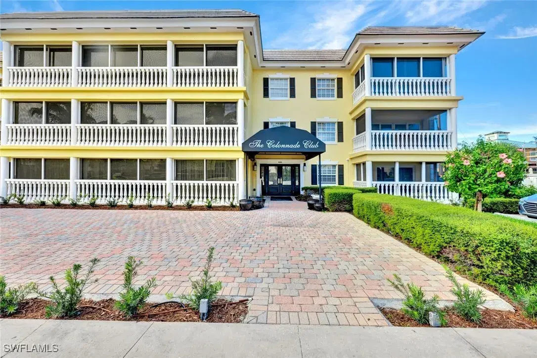 Picture of 666 3Rd St S 304, Naples, FL 34102