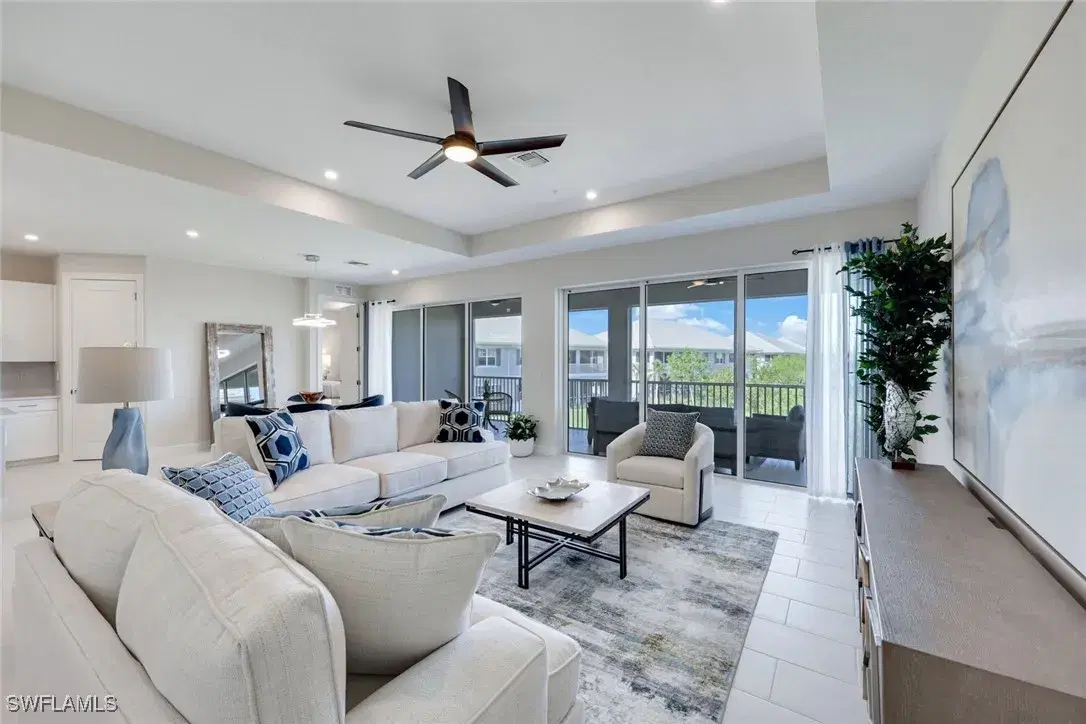 Picture of 273 Indies Dr E 202, Naples, FL 34114
