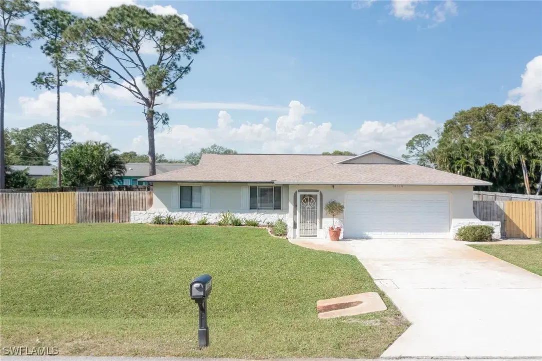 Picture of 18518 Sunflower Rd, Fort Myers, FL 33967