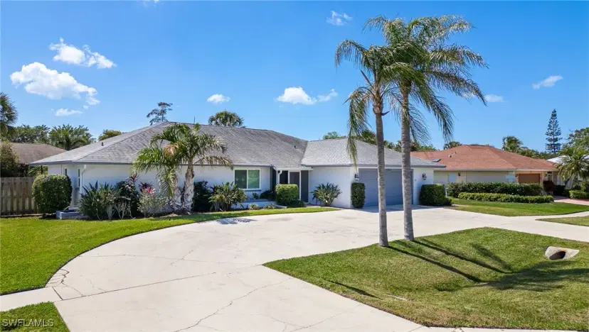 Picture of 2360 Outrigger Ln, Naples FL 34104