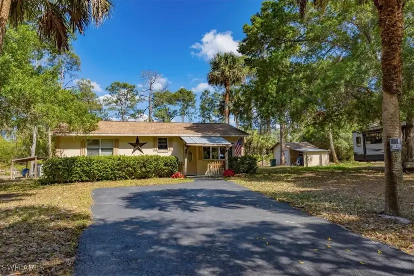 Picture of 110 10Th St Se, Naples FL 34117
