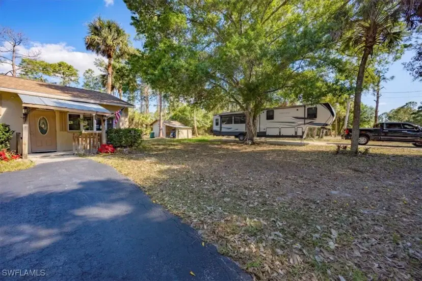 Picture of 110 10Th St Se, Naples FL 34117