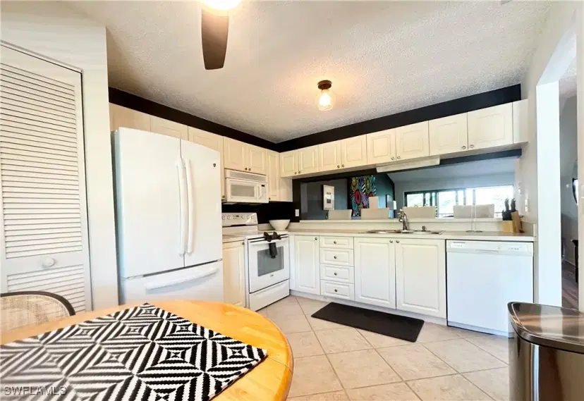 Picture of 5784 Deauville Cir B302, Naples FL 34112