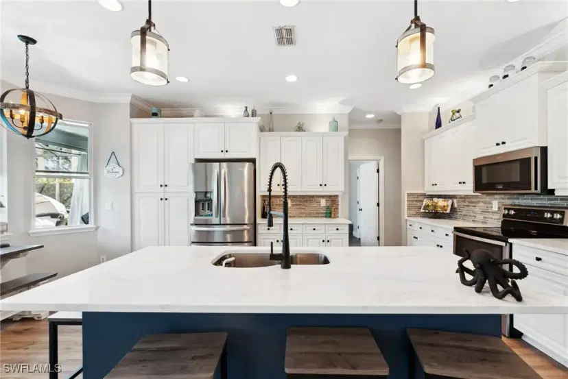 Picture of 25251 Bay Cedar Dr, Bonita Springs FL 34134