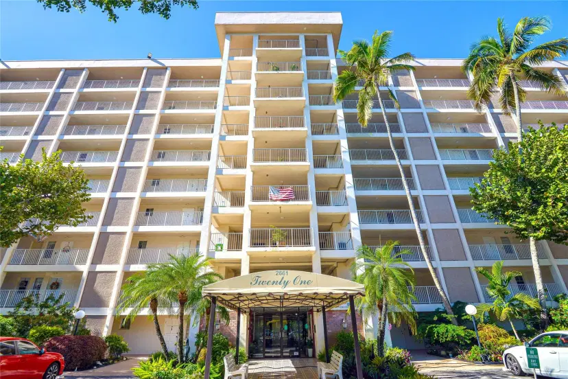 Picture of 2661 S Course Dr 707, Pompano Beach FL 33069