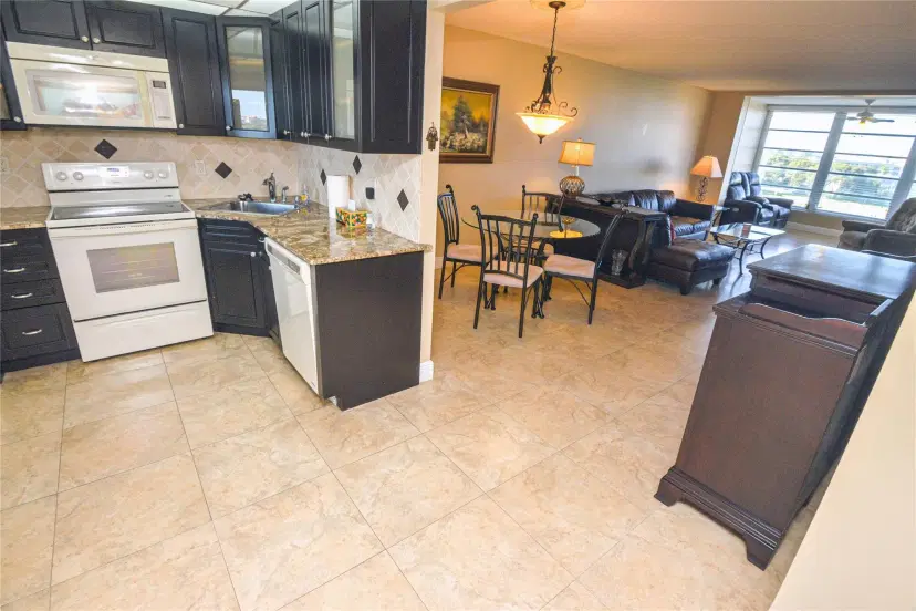 Picture of 2661 S Course Dr 707, Pompano Beach FL 33069