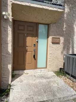 Picture of 220 Wimbledon Lake Dr 220, Plantation, FL 33324