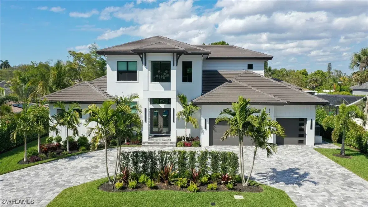 Picture of 5233 Cypress Ln, Naples, FL 34113