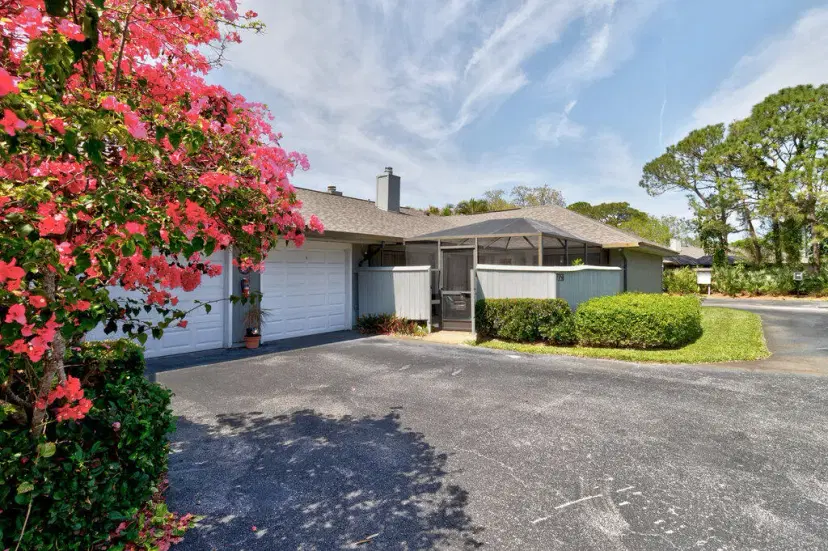 Picture of 735 Timber Ridge Trail Sw B, Vero Beach FL 32962