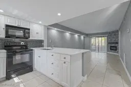 Picture of 2700 Park Windsor Dr 711, Fort Myers, FL 33901