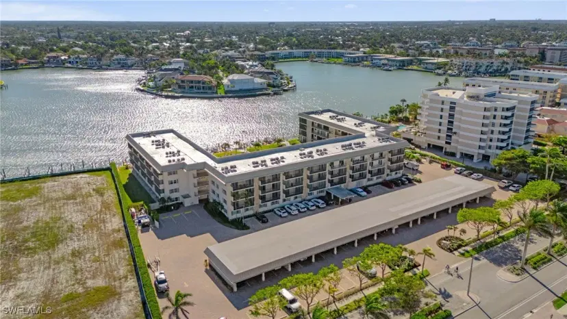 Picture of 3200 Gulf Shore Blvd N 106, Naples FL 34103
