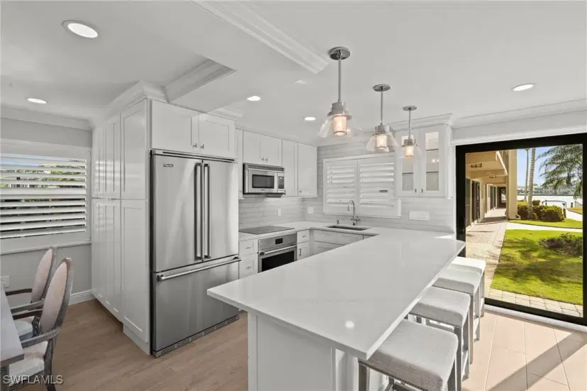 Picture of 3200 Gulf Shore Blvd N 106, Naples FL 34103