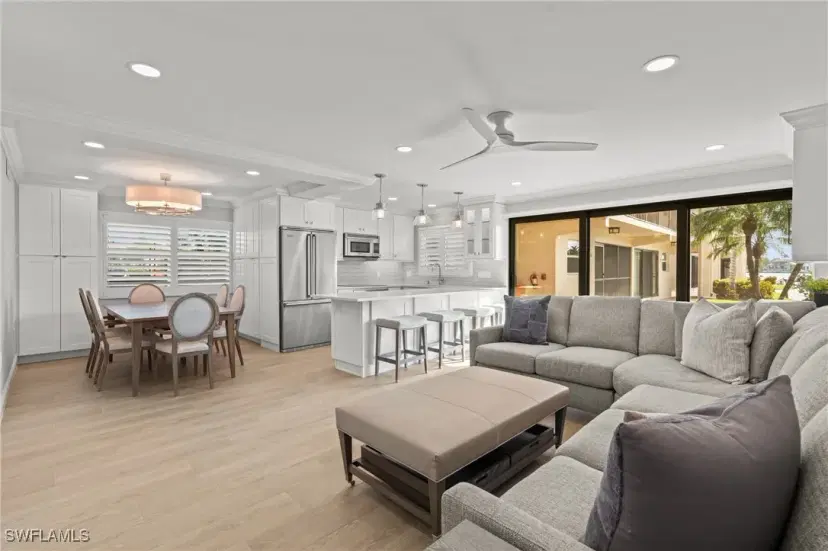Picture of 3200 Gulf Shore Blvd N 106, Naples FL 34103