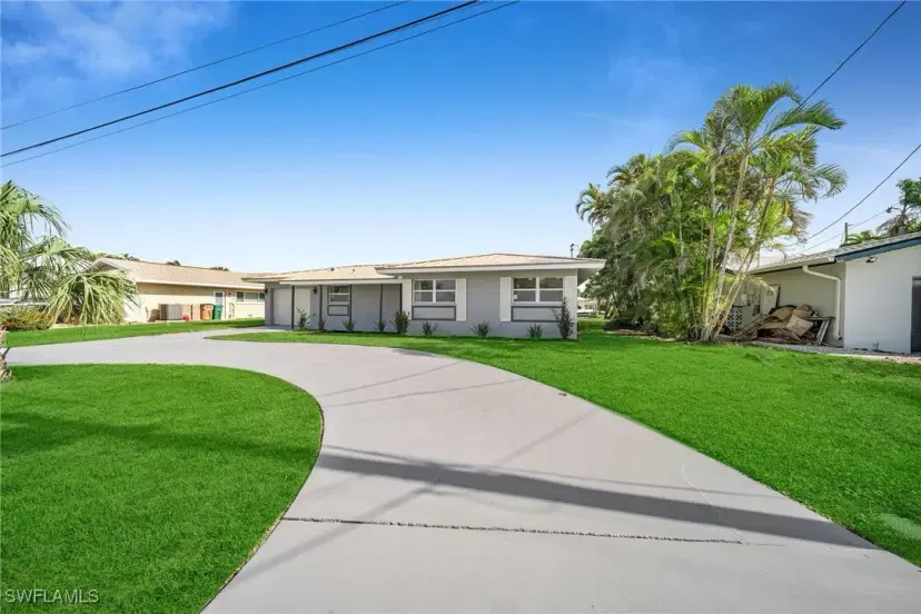 Picture of 5275 Stratford Ct, Cape Coral FL 33904