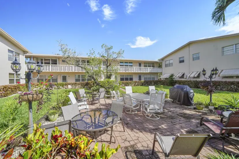 Picture of 213 Cambridge I, West Palm Beach FL 33417