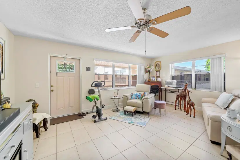 Picture of 213 Cambridge I, West Palm Beach FL 33417