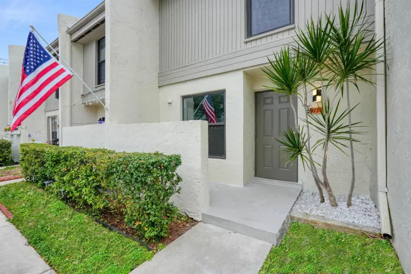 Picture of 9770 NW 10Th Street 85, Pembroke Pines FL 33024