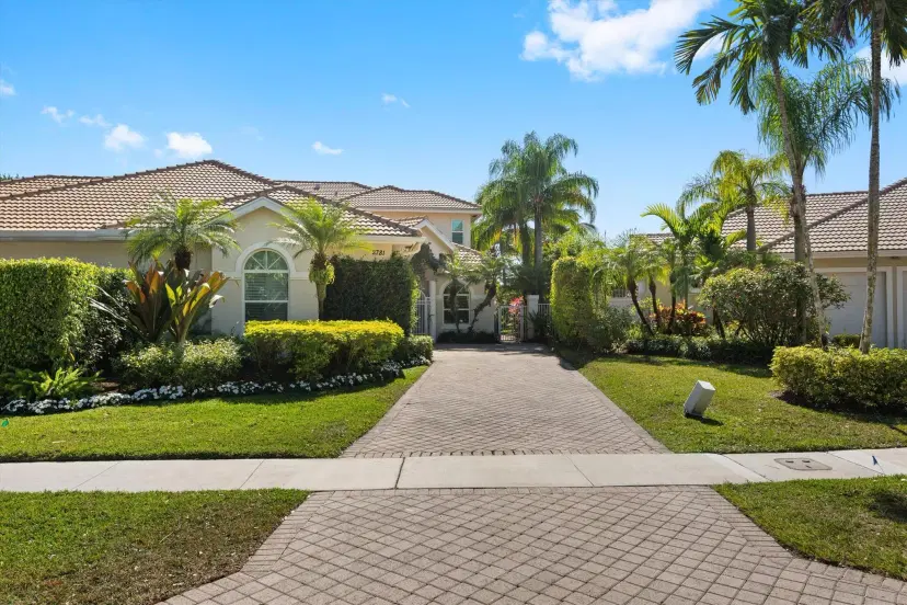 Picture of 2781 Twin Oaks Way, Wellington FL 33414