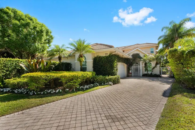 Picture of 2781 Twin Oaks Way, Wellington FL 33414