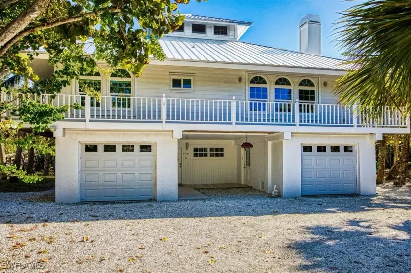 Picture of 459 Lagoon Dr, Sanibel FL 33957