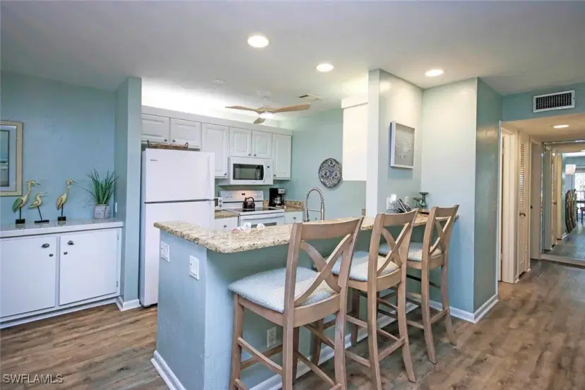 Picture of 827 E Gulf Dr G7, Sanibel FL 33957