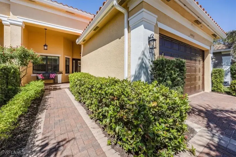 Picture of 13422 Silktail Dr, Naples FL 34109