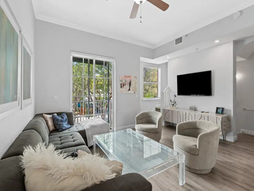 Picture of 530 NE 7Th Ave 1, Fort Lauderdale FL 33301