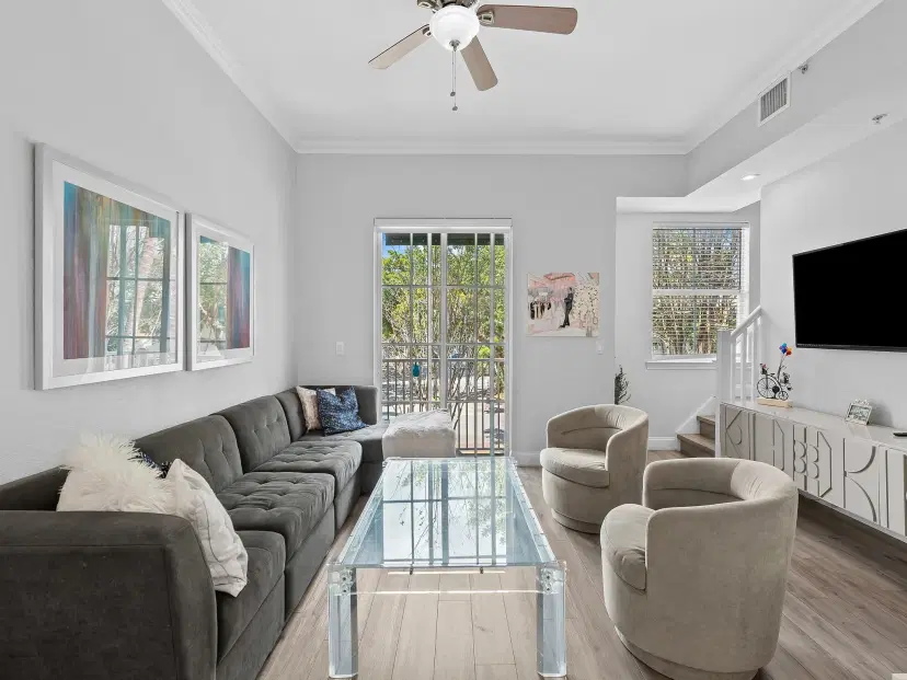 Picture of 530 NE 7Th Ave 1, Fort Lauderdale FL 33301