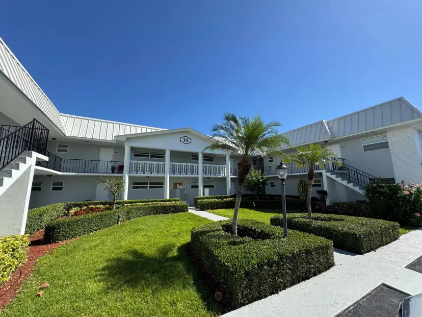 Picture of 19 Colonial Club Drive 204, Boynton Beach FL 33435