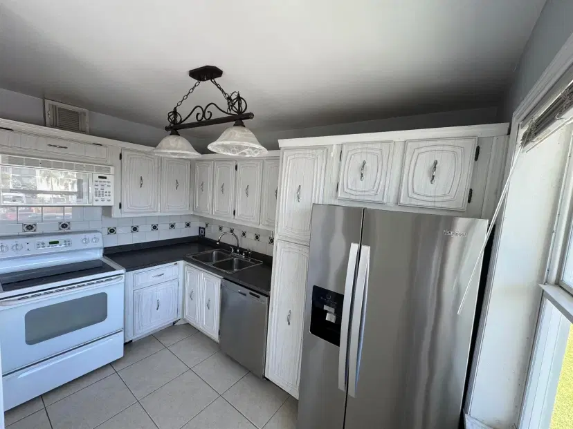 Picture of 19 Colonial Club Drive 204, Boynton Beach FL 33435