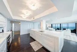 Picture of 10951 Gulf Shore Dr 1105, Naples, FL 34108