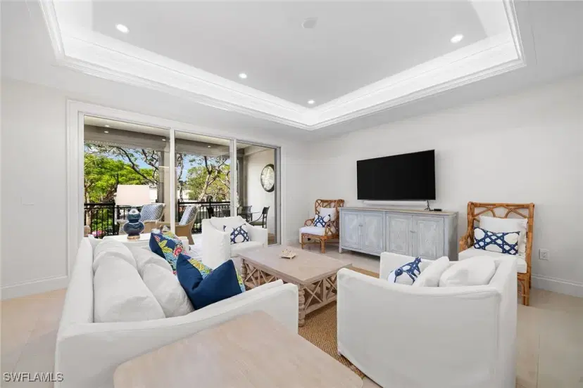 Picture of 411 6Th St S 202, Naples FL 34102