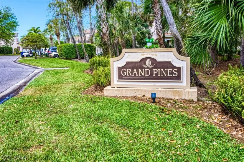 Picture of 12618 Fox Ridge Dr 8201, Bonita Springs FL 34135