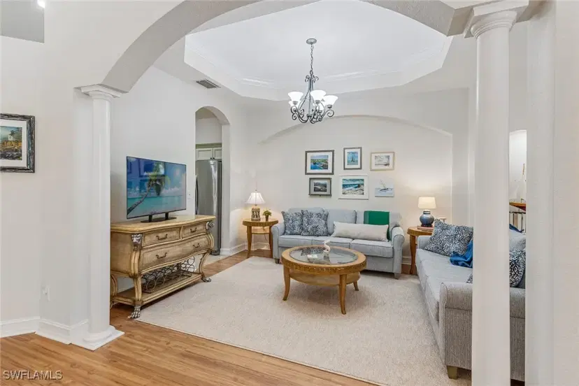 Picture of 1158 Oakes Blvd, Naples FL 34119