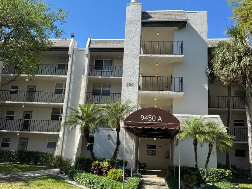 Picture of 9450 Poinciana Pl 310, Davie FL 33324