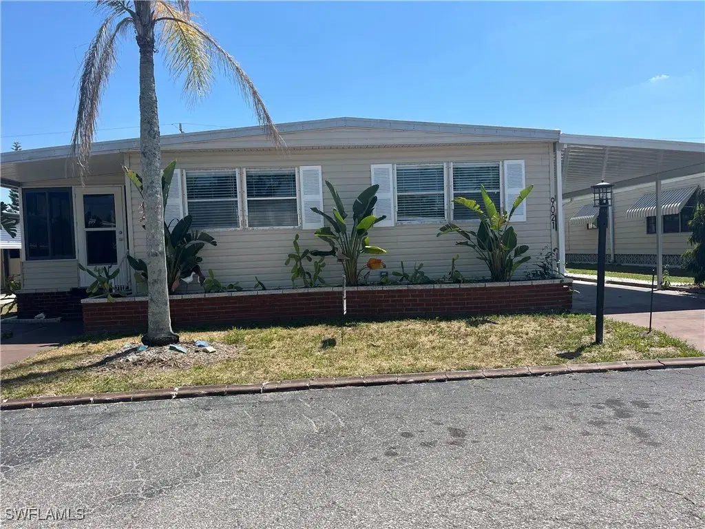 Picture of 9021 Flamingo Cir, North Fort Myers, FL 33903