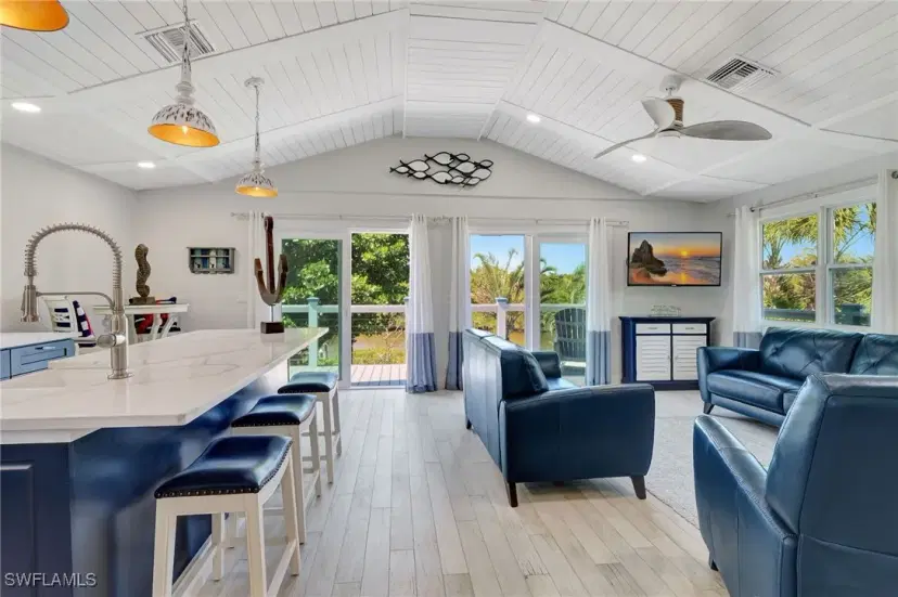 Picture of 193 Cocohatchee St, Naples FL 34110