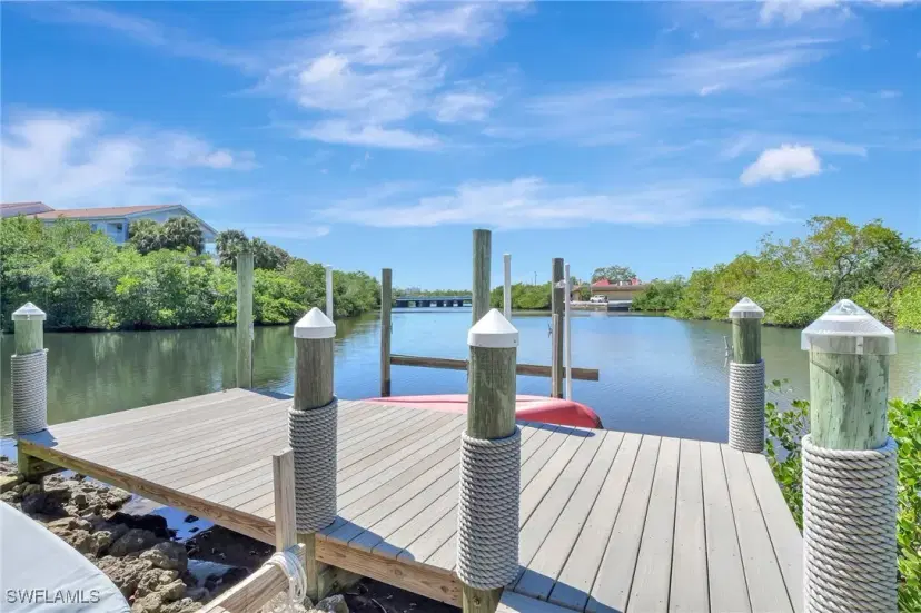 Picture of 193 Cocohatchee St, Naples FL 34110