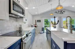 Picture of 193 Cocohatchee St, Naples, FL 34110