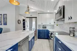 Picture of 193 Cocohatchee St, Naples, FL 34110