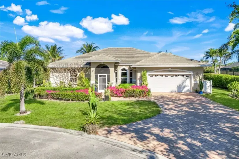 Picture of 11481 Kestrel Ct, Naples FL 34119